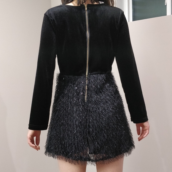 Velvety frills long sleeve mini dress - Picture 4 of 11